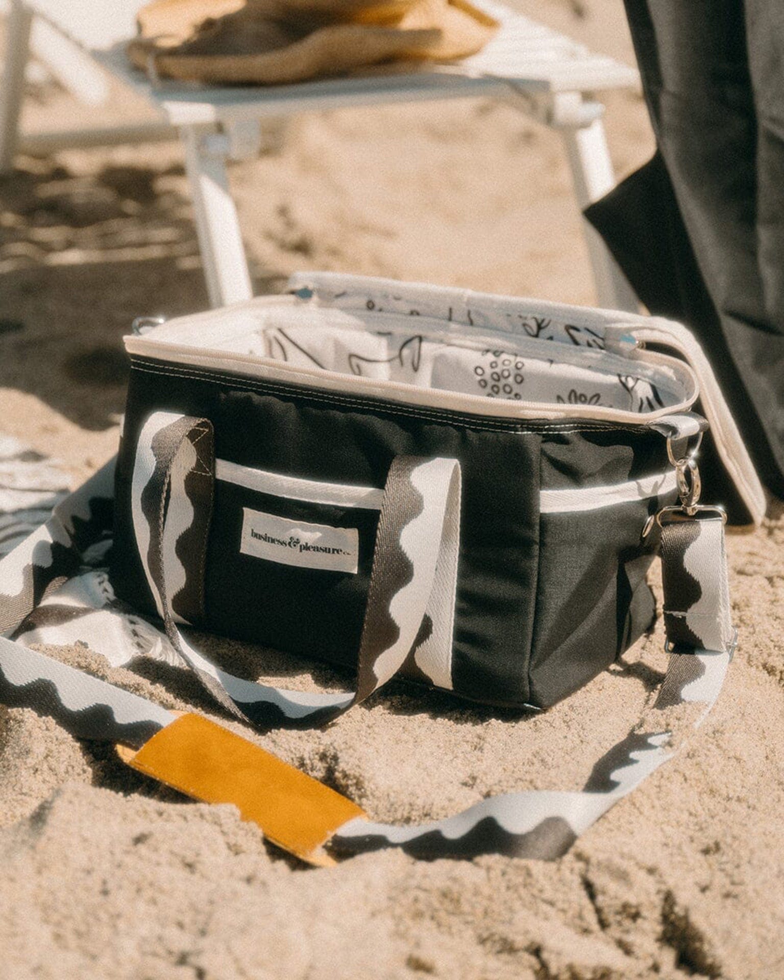 Business & Pleasure Co Premium Cooler Bag - Rivie Black