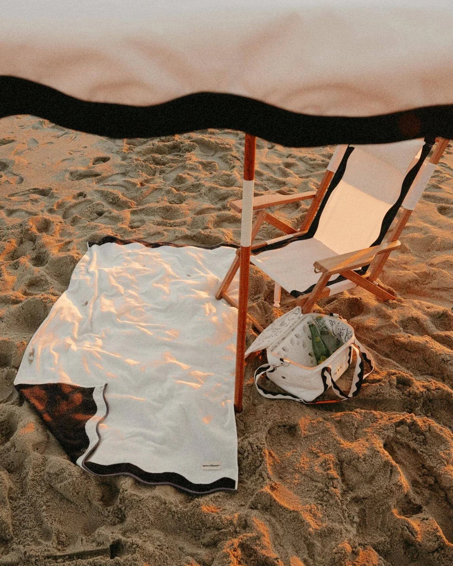 Business & Pleasure Co Home Premium Cooler Bag - Rivie White