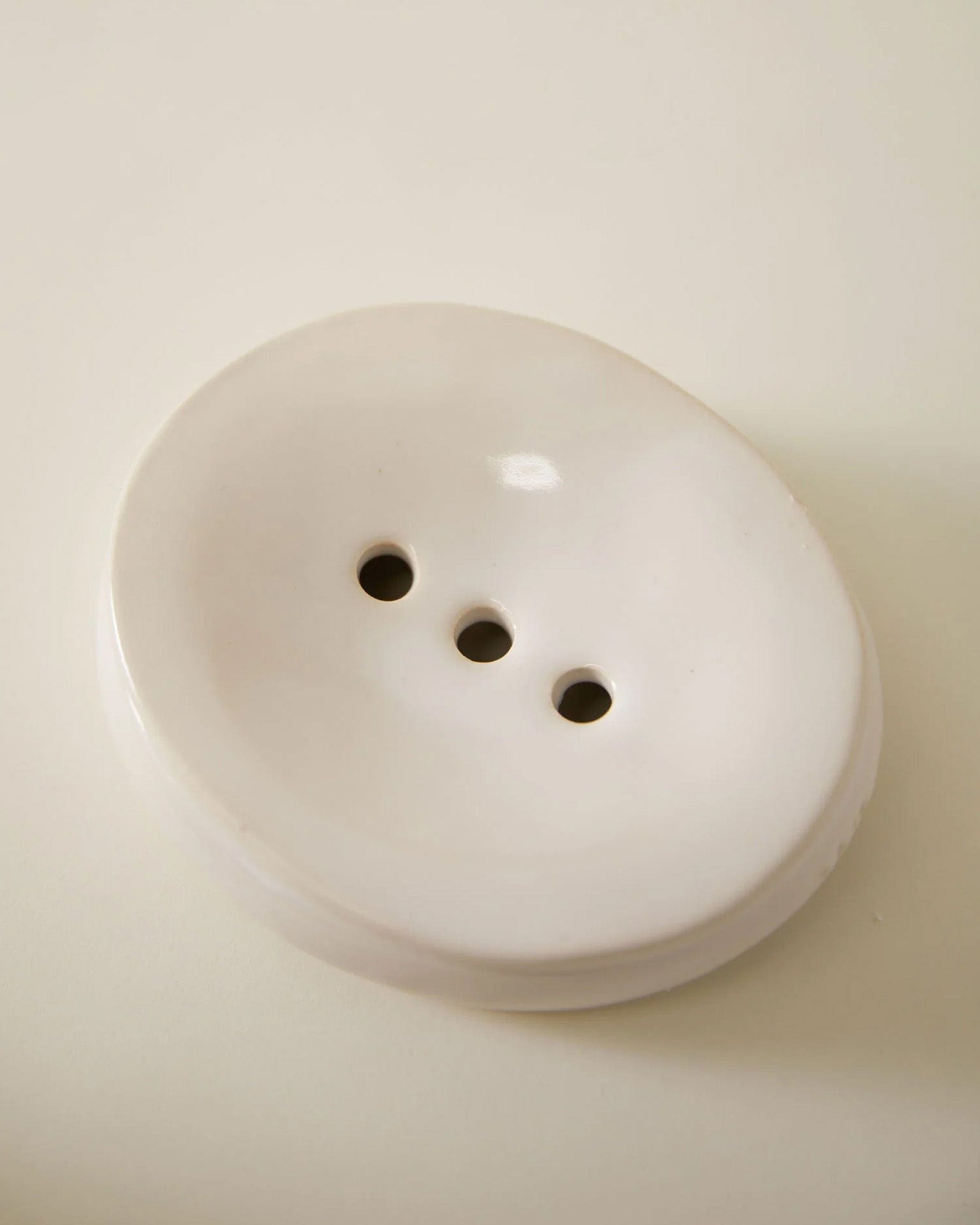 Peb Soap Dish in Glossy White
