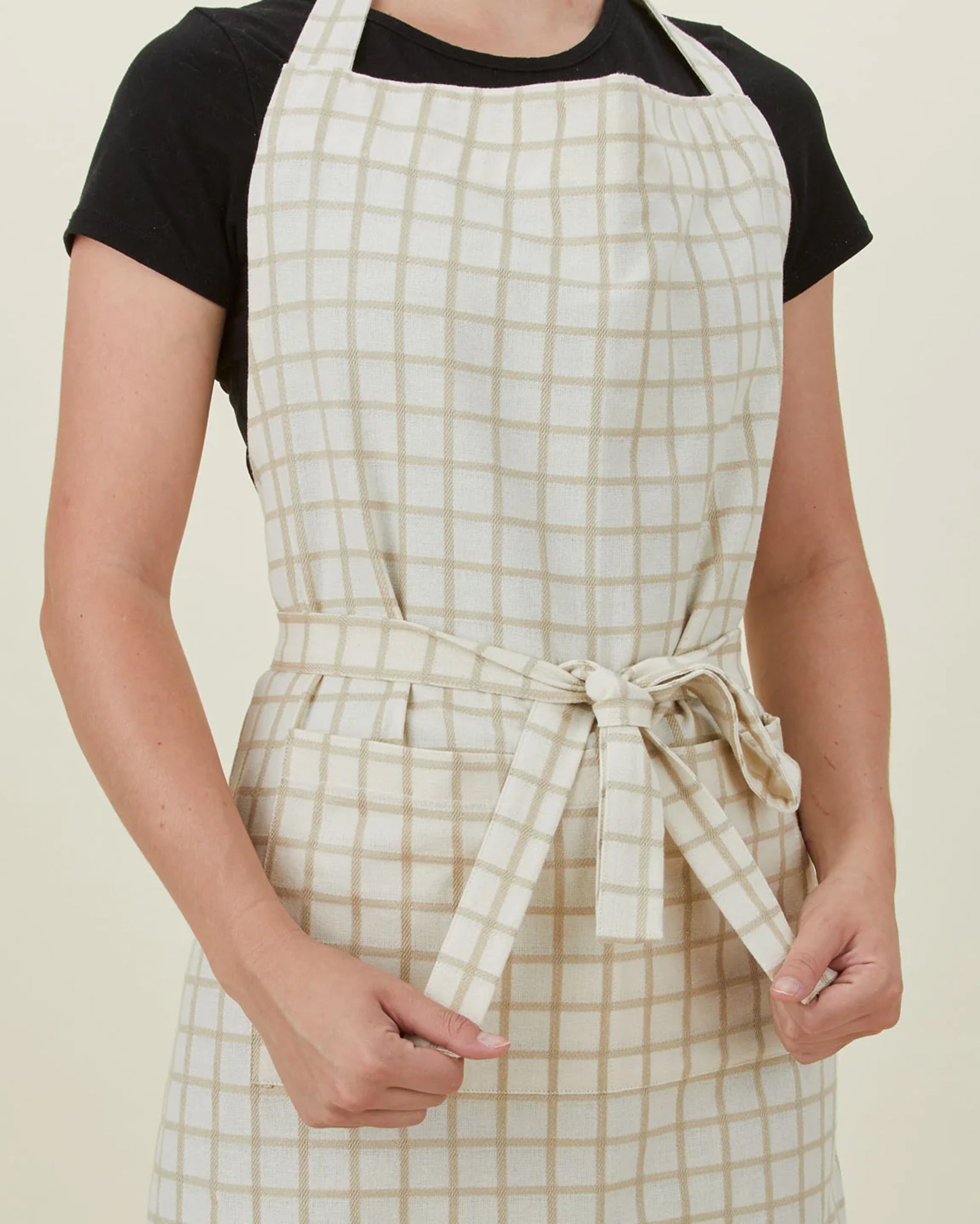 Essential Check Apron in Ivory/Flax