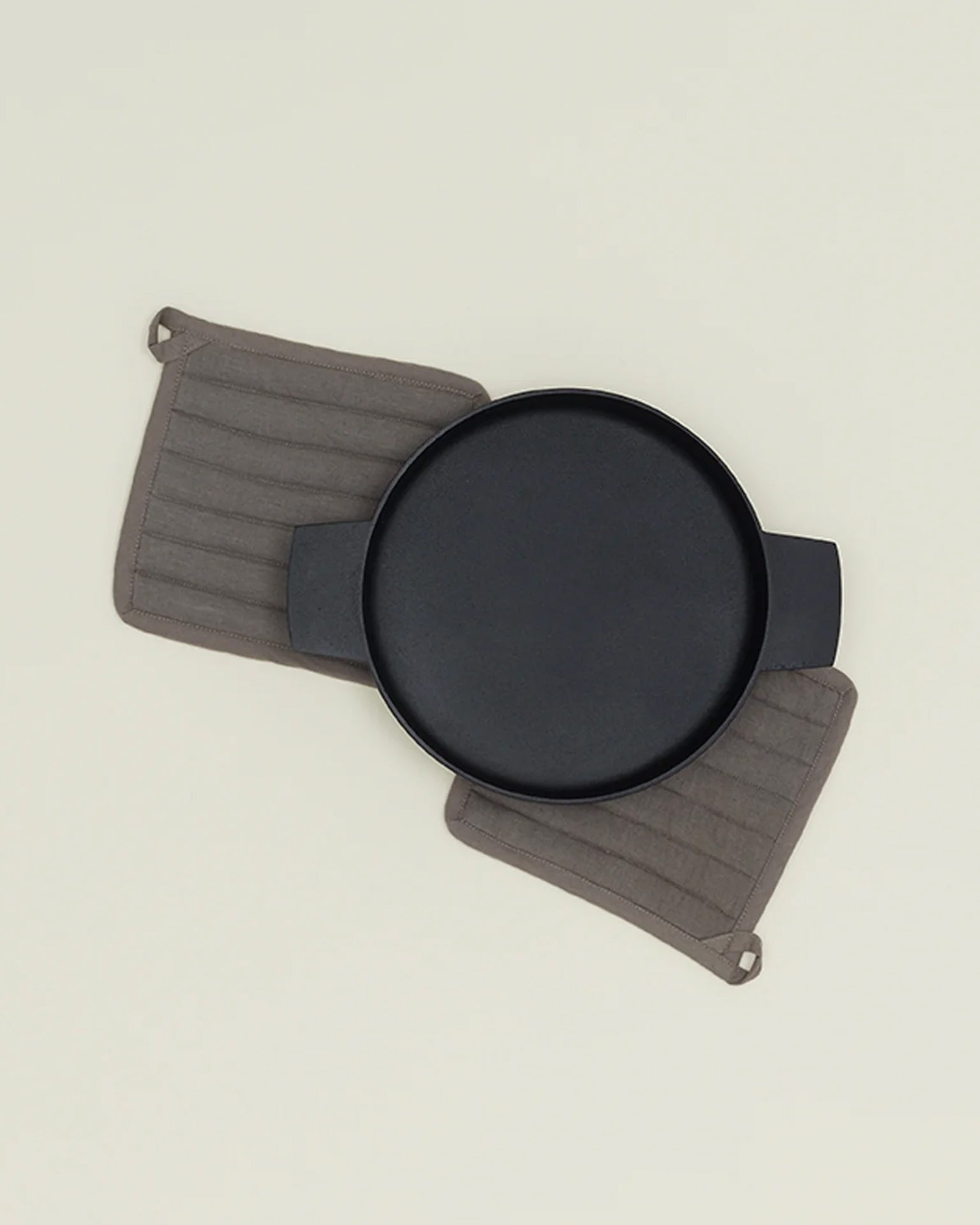 Simple Linen Pot Holders, Set of 2 - Thumbnail 2