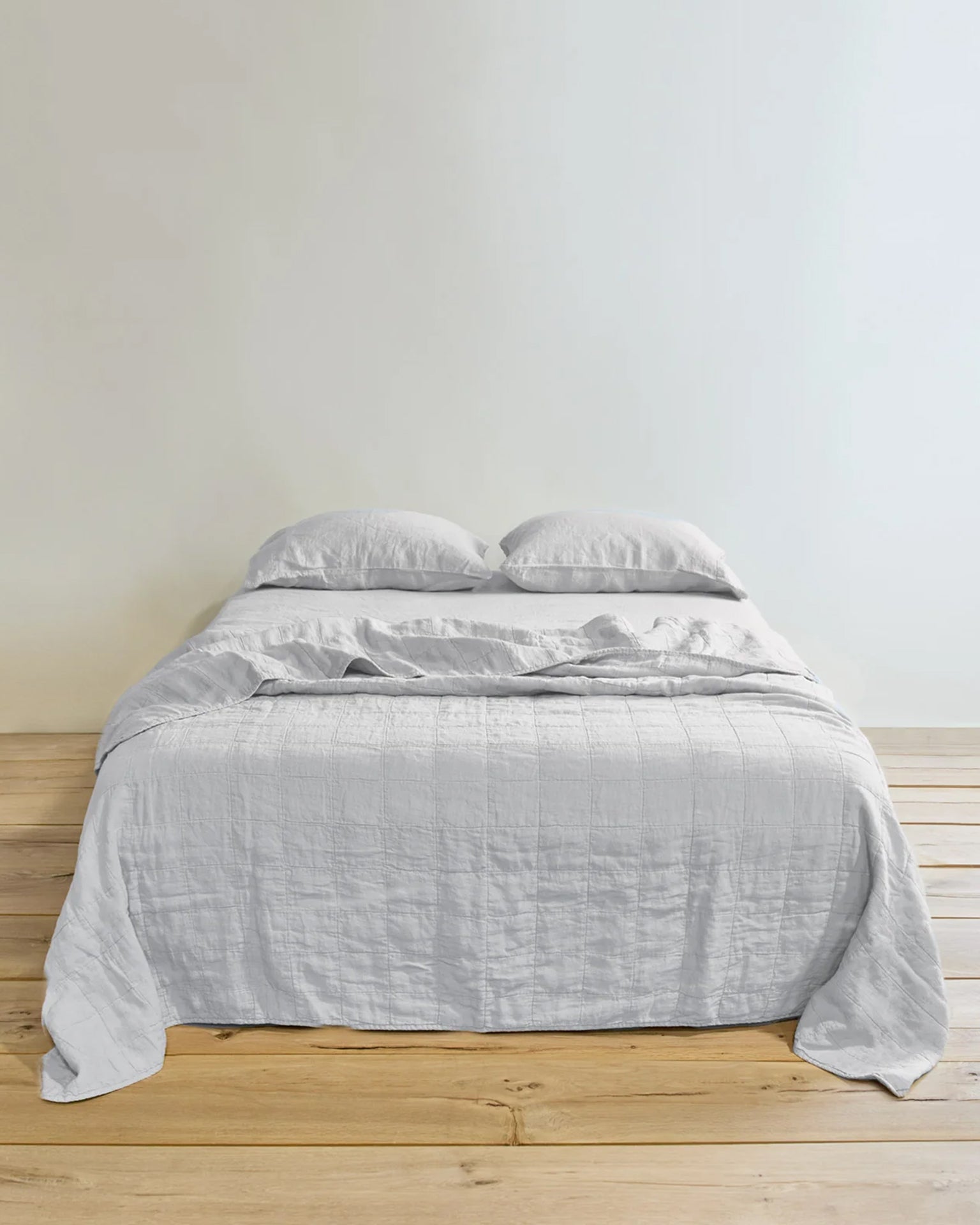 Simple Linen Quilt in Light Grey