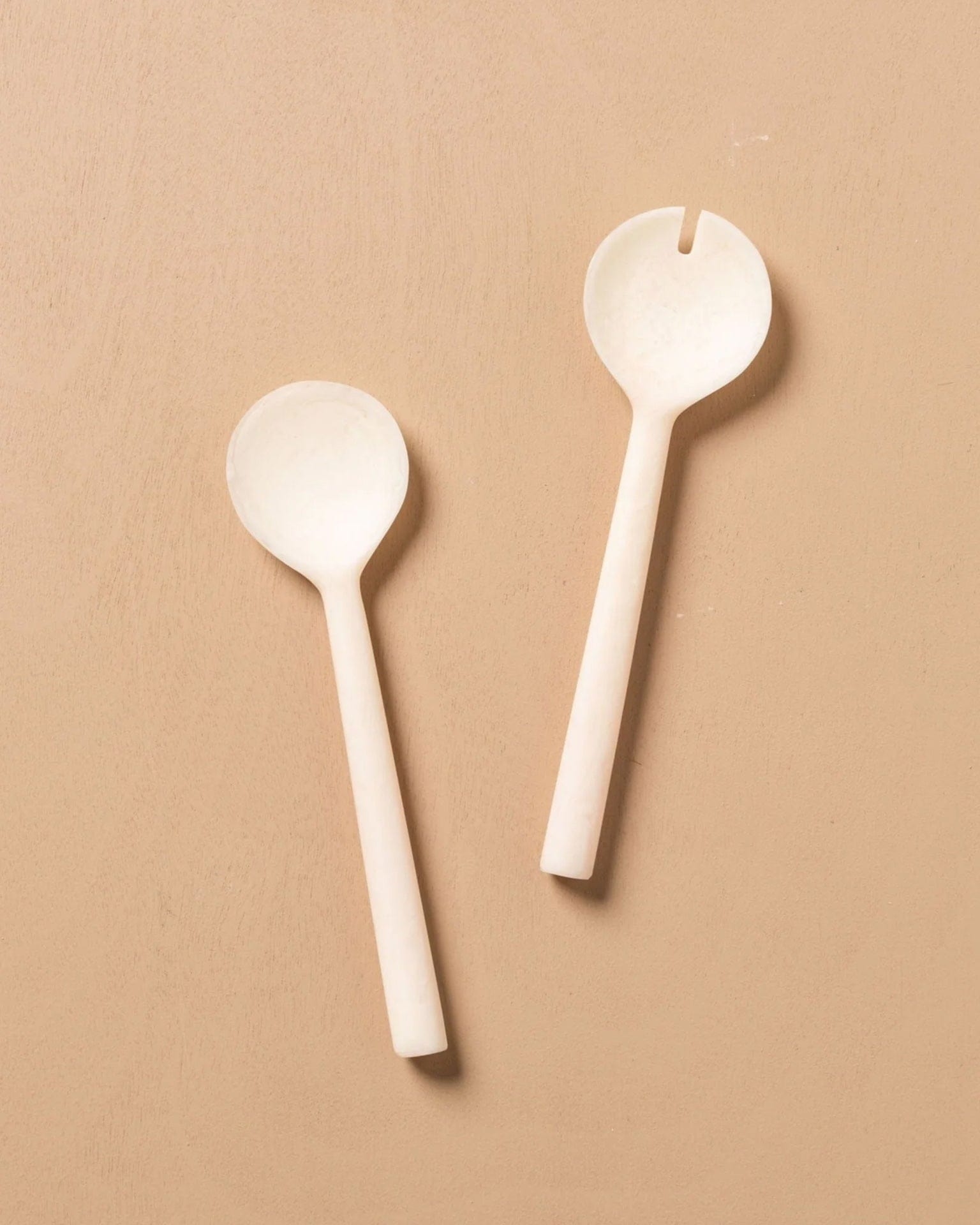 Flow Salad Servers in Marshmallow