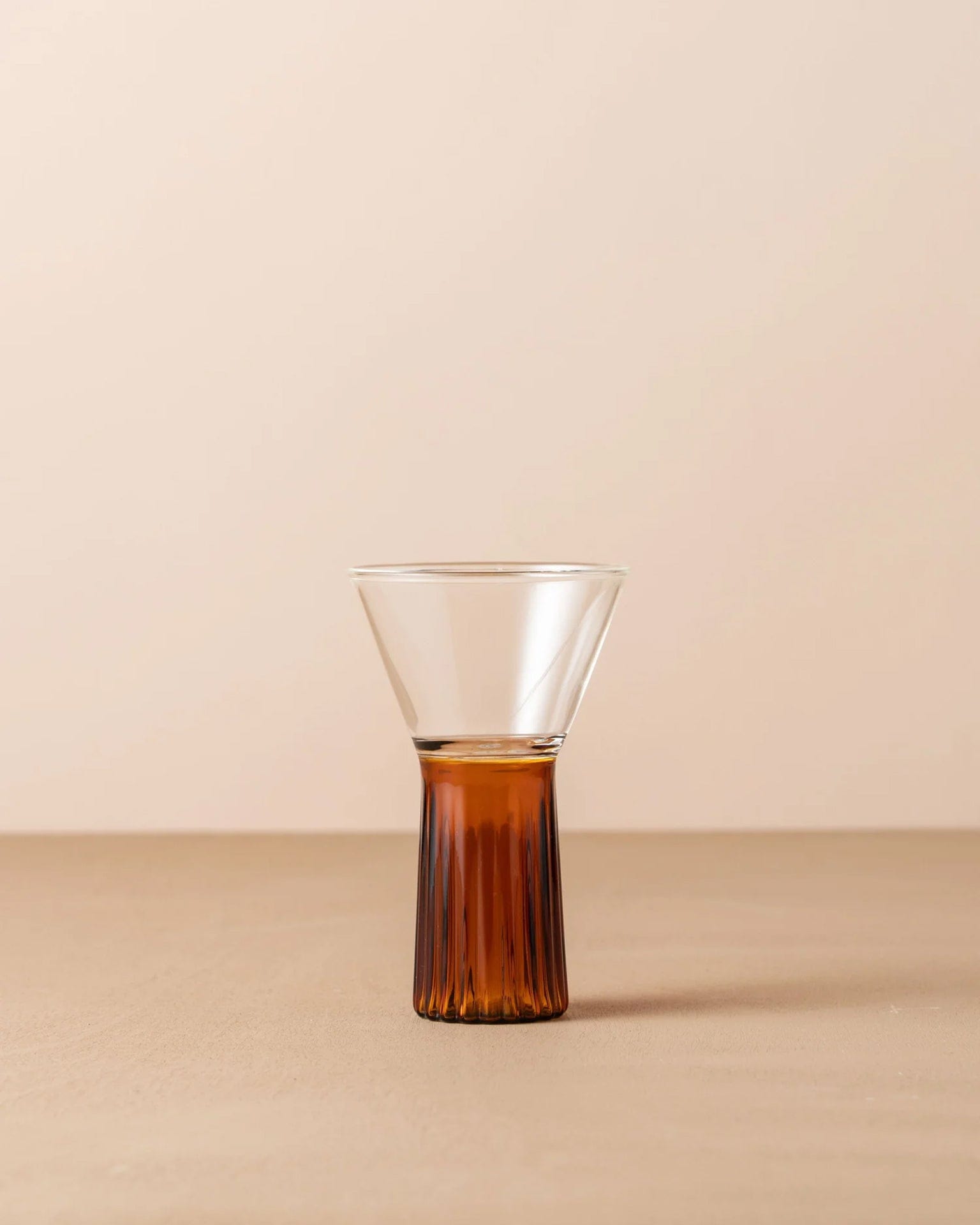 Kairos Wine Glass in Clear/Dark Amber