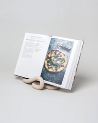 SIN Lumbra Book Stand in Sand 