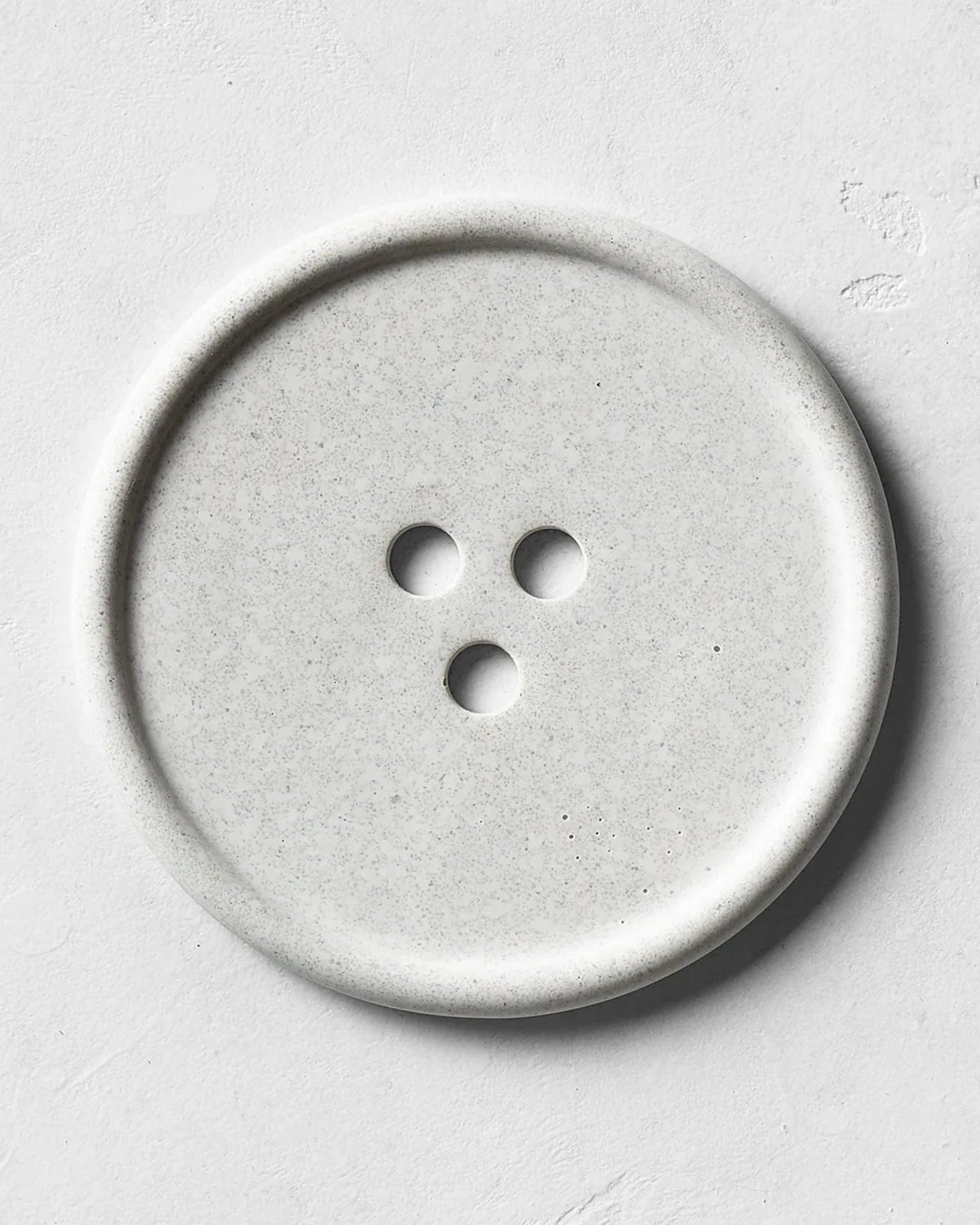 Bouton Dish in Grey
